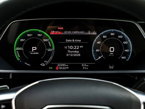 Used 2022 Audi e-tron Premium w/ Convenience Plus Package image 20