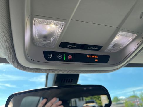 Used 2019 Chevrolet Traverse LS FWD image 27