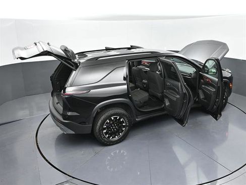 Used 2024 Chevrolet Traverse Z71 w/ Enhanced Driving Package AWD/4WD image 50