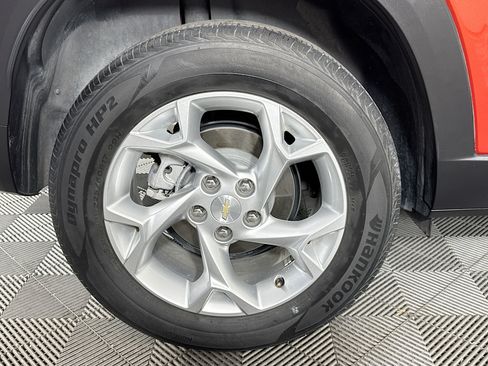 Used 2024 Chevrolet Trax LS w/ LS Convenience Package FWD image 30
