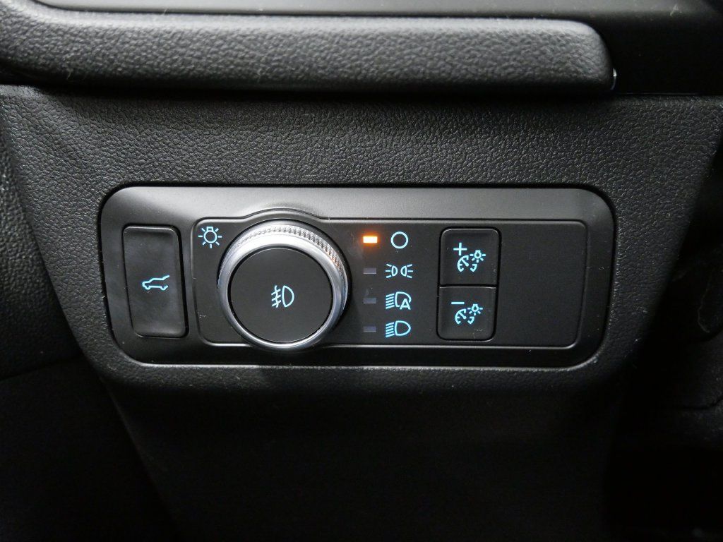 Used 2020 Ford Escape Titanium AWD/4WD image 20