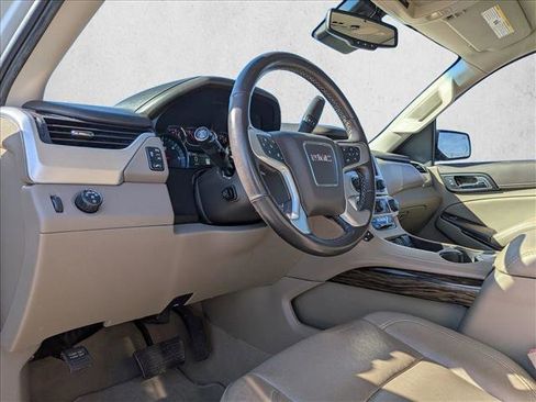 Used 2019 GMC Yukon XL SLT w/ Open Road Package image 10