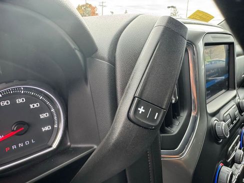 Used 2022 Chevrolet Silverado 1500 LT image 24