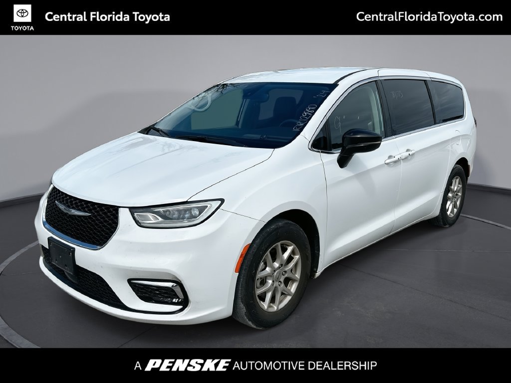 Used 2024 Chrysler Pacifica Touring-L FWD image 1