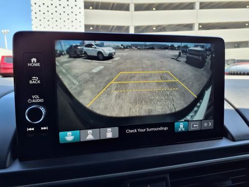 Used 2025 Honda Pilot EX-L image 6