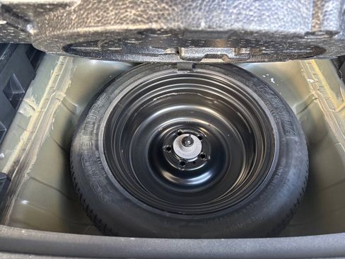 Used 2023 Honda HR-V LX image 26