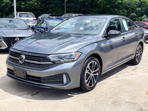 Used 2024 Volkswagen Jetta Sport image 1