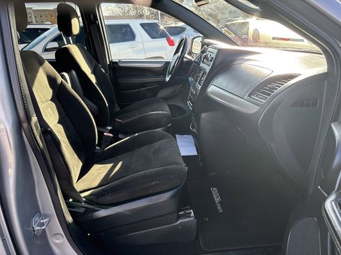 Used 2015 Dodge Grand Caravan SE w/ Quick Order Package 29E SE image 9