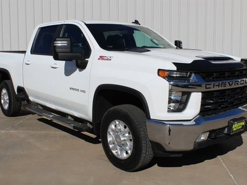 Used 2022 Chevrolet Silverado 2500 LT w/ Convenience Package image 4