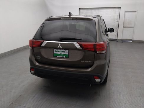 Used 2019 Mitsubishi Outlander LE AWD/4WD image 7