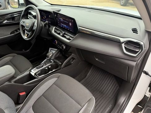 Used 2024 Chevrolet TrailBlazer LT w/ LT Cold Weather Package image 30
