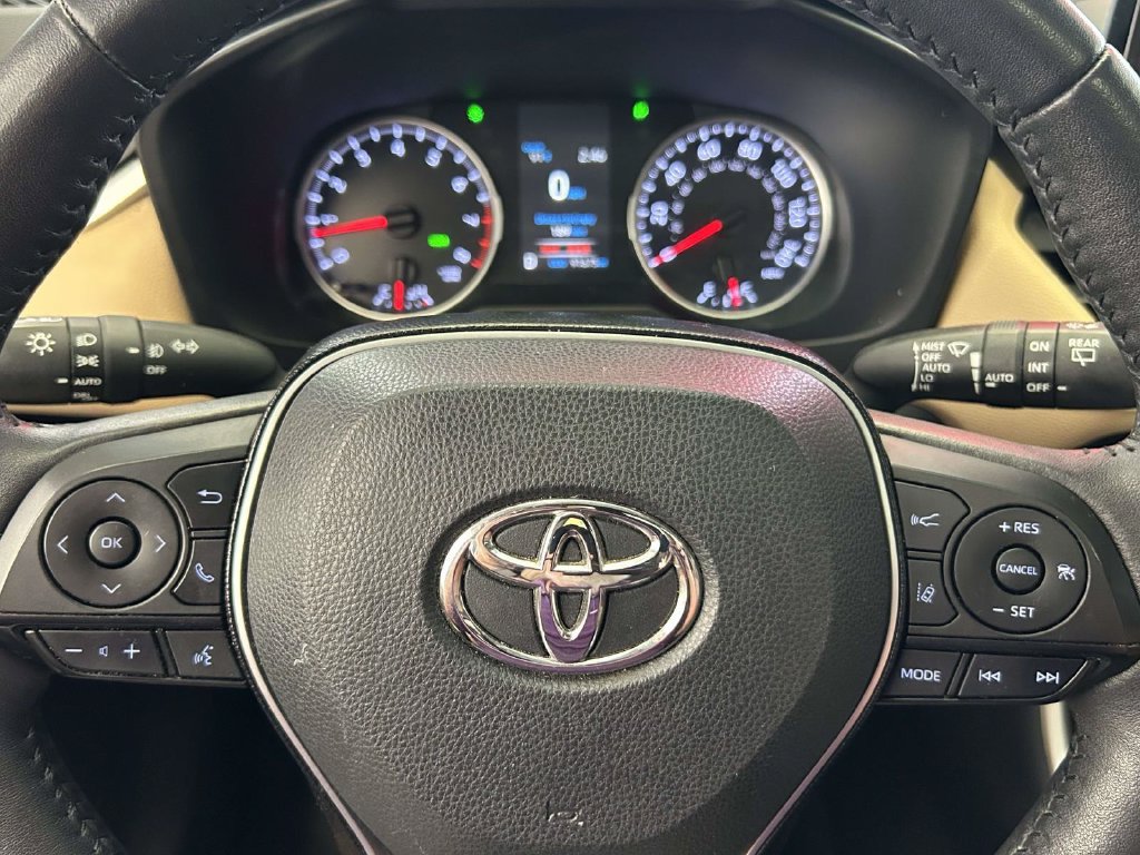 Used 2021 Toyota RAV4 XLE Premium FWD image 24