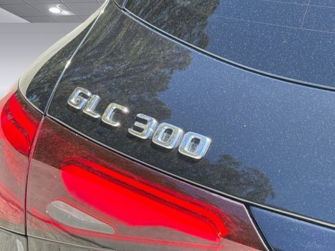 Used 2024 Mercedes-Benz GLC 300 4MATIC image 12