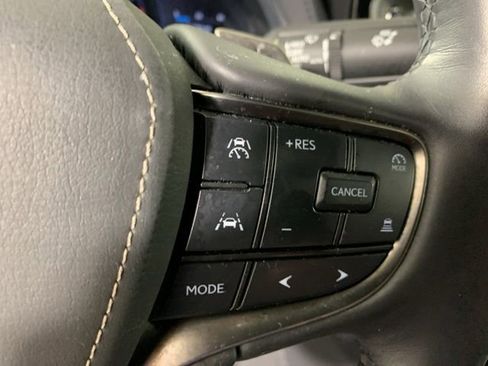 Used 2024 Lexus LS 500 AWD w/ Luxury Package image 16