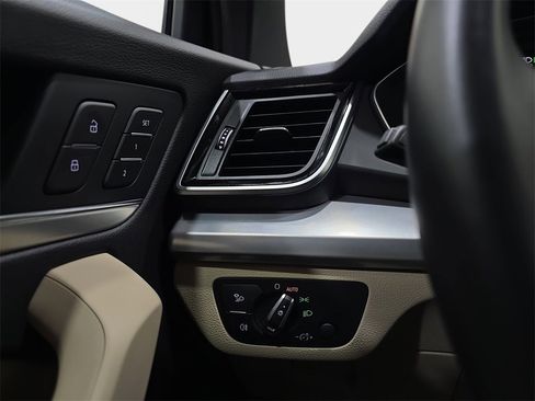 Certified 2025 Audi Q5 2.0T Premium w/ Convenience Plus Package image 25