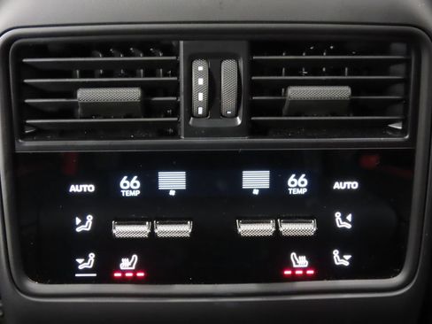 Certified 2025 Porsche Cayenne S AWD/4WD image 35