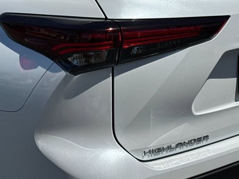 Certified 2026 Toyota Highlander XSE AWD/4WD image 37