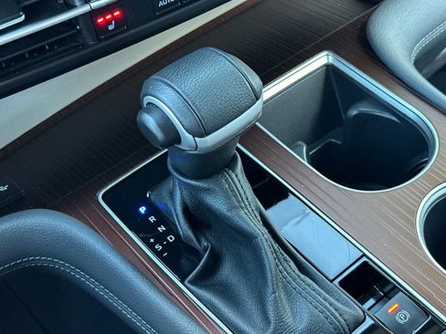 Used 2024 Toyota Sienna XLE image 22