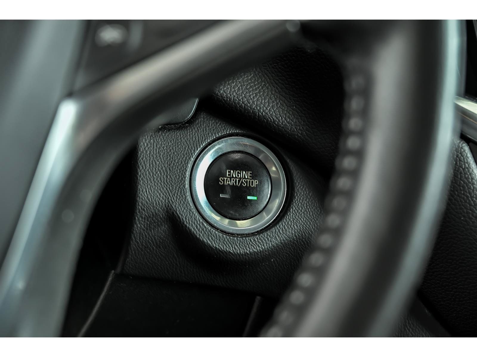 Used 2018 Chevrolet Equinox LT AWD/4WD image 18