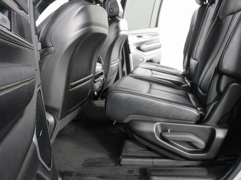 Used 2023 Jeep Wagoneer L Series II image 19