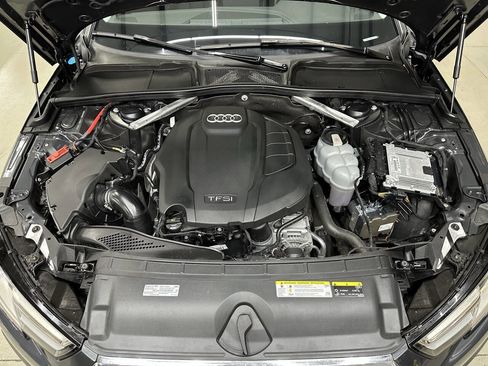 Used 2019 Audi A4 2.0T Premium w/ Convenience Package image 7