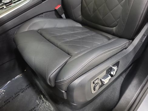 Used 2026 BMW X7 xDrive40i AWD/4WD image 25