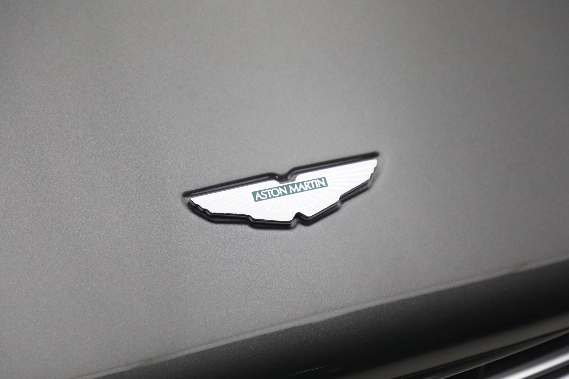 Used 2014 Aston Martin DB9 Coupe RWD image 25