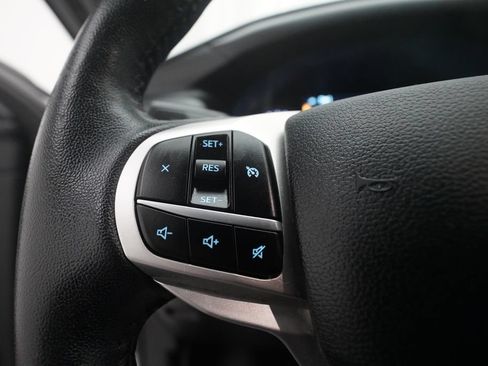 Used 2021 Ford Explorer XLT w/ Equipment Group 202A AWD/4WD image 19