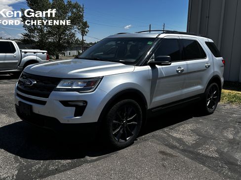 Used 2018 Ford Explorer XLT w/ Equipment Group 202A AWD/4WD image 1