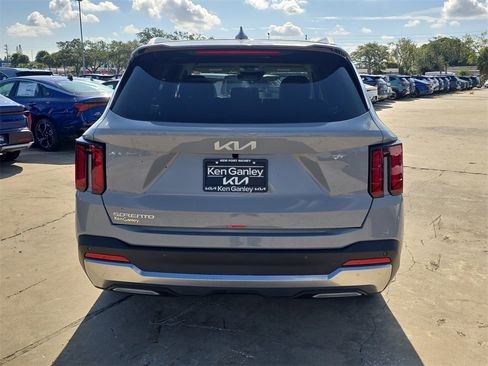 New 2026 Kia Sorento S image 7