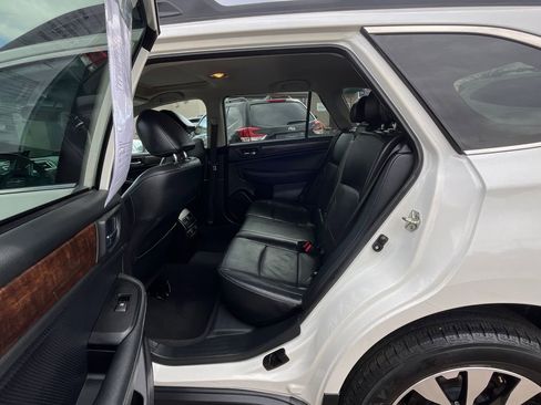 Used 2017 Subaru Outback 2.5i Limited AWD/4WD image 13
