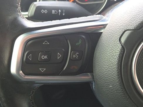 Used 2020 Jeep Wrangler Unlimited Sahara image 37