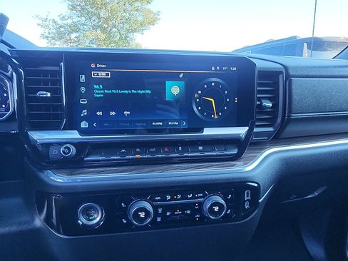 Used 2023 Chevrolet Silverado 1500 LT AWD/4WD image 13