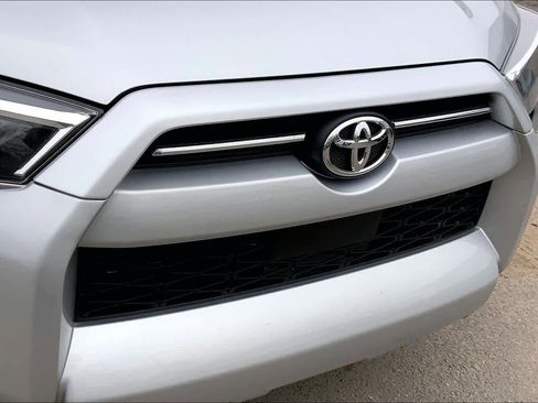 Used 2024 Toyota 4Runner SR5 image 28