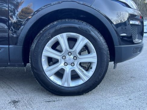 Used 2018 Land Rover Range Rover Evoque SE Premium image 6
