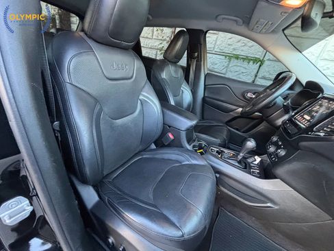 Used 2019 Jeep Cherokee Limited image 37