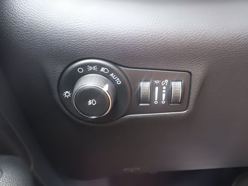 New 2026 Jeep Compass Latitude AWD/4WD image 18