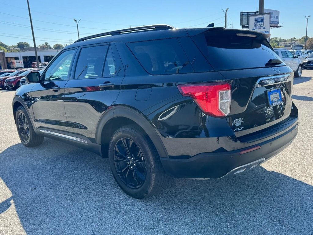 Certified 2023 Ford Explorer XLT w/ Equipment Group 202A AWD/4WD image 5