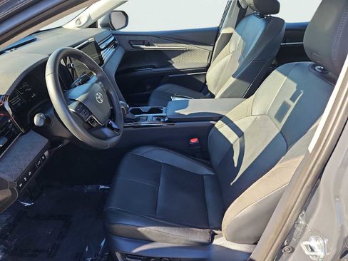 Used 2025 Toyota Camry XLE w/ Premium Package AWD/4WD image 35