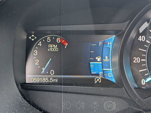 Used 2019 Ford Edge Titanium w/ Cold Weather Package image 10