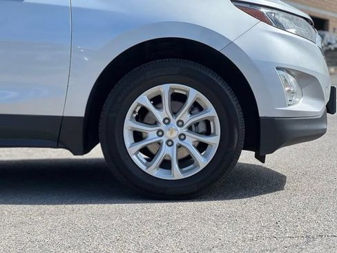 Used 2020 Chevrolet Equinox LT w/ Driver Convenience Package AWD/4WD image 11