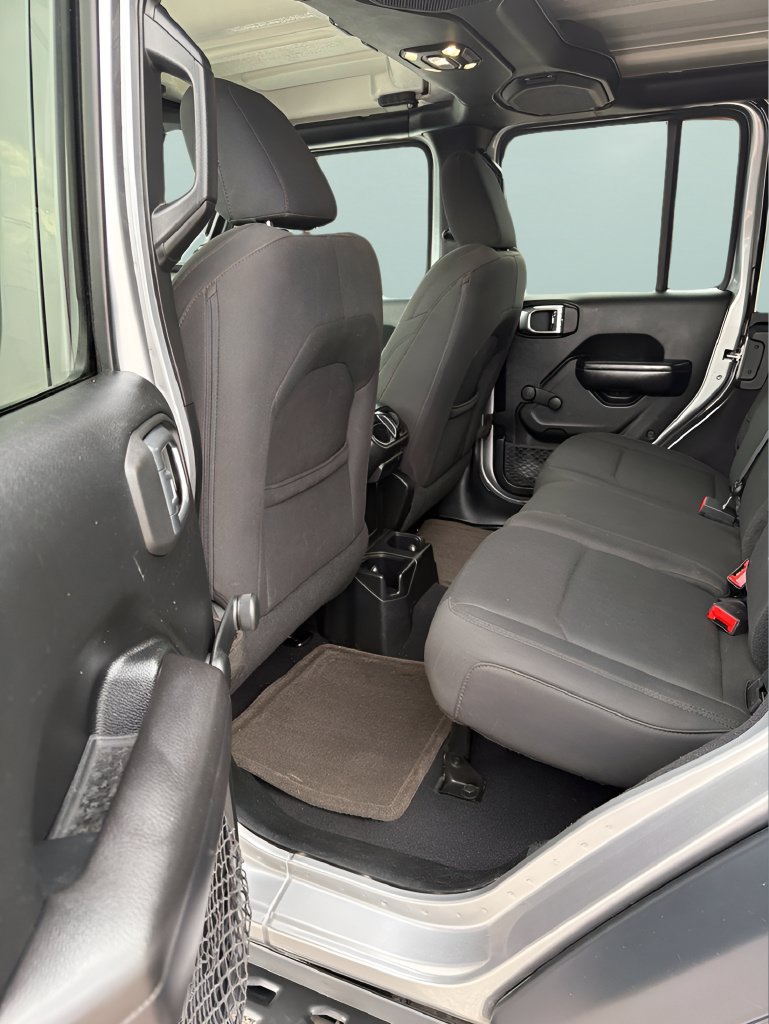 Used 2018 Jeep Wrangler Unlimited Sport AWD/4WD image 14
