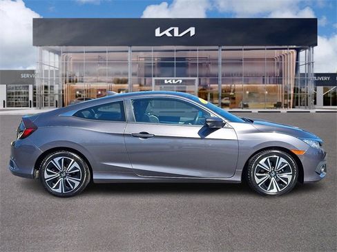 Used 2017 Honda Civic EX-T image 7