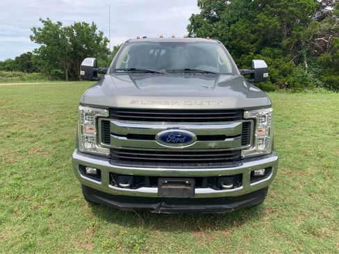 Used 2019 Ford F250 XLT w/ XLT Premium Package AWD/4WD image 10