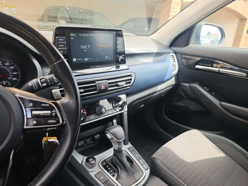 Used 2021 Kia Seltos S AWD/4WD image 7
