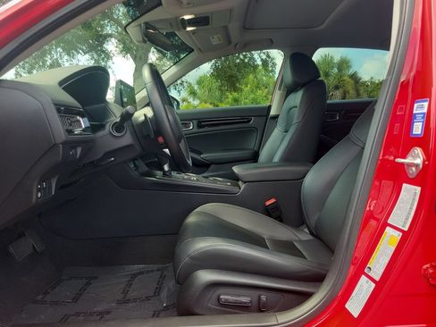 Used 2024 Honda Civic Touring image 14