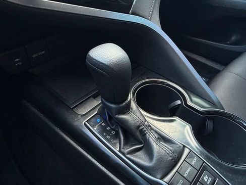 Used 2018 Toyota Camry LE FWD image 17