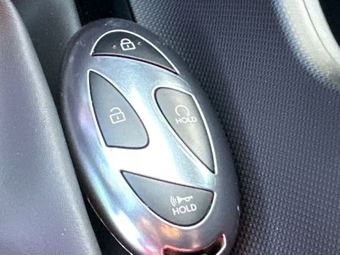 Used 2025 Hyundai Elantra Sport image 33