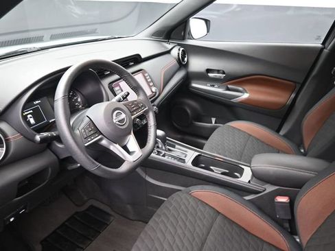 Used 2023 Nissan Kicks SR w/ Exterior Package image 18