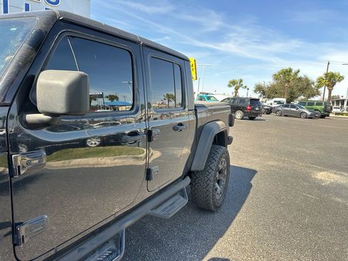 Used 2020 Jeep Gladiator Sport w/ Quick Order Package 24S image 12